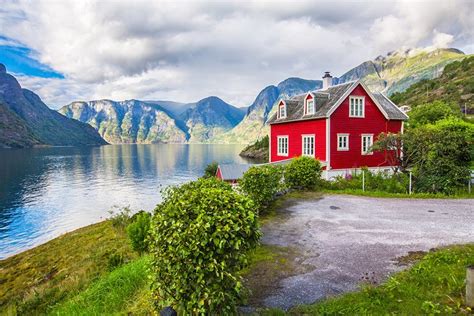 14 Top Tourist Attractions in Norway | PlanetWare