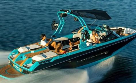 Best Wakeboard Boat for 2024 – The Ultimate Guide