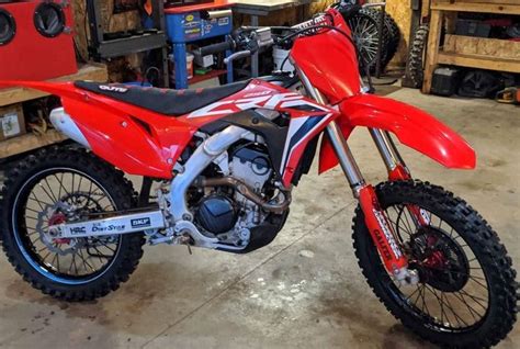 CRF250F vs CRF250R - Which Dirt Bike Is Best For You? - Motocross Hideout