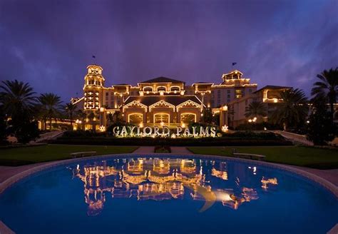 Christmas at Gaylord Palms - you might want to consider a stay here ...