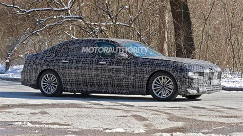 2023 BMW i7 spy shots: Next-gen 7-Series' electric version spotted