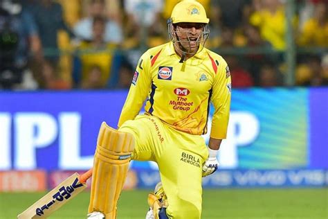 IPL 2020: Watch - MS Dhoni Brings Out The Helicopter Shot As The Crowd ...