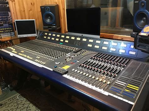 Secondhand Sound and Lighting Equipment | Mixers and Mixing Desks | CMX ...