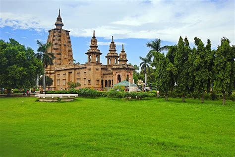 Sarnath temple ! | The Buddhist temple at Sarnath, Uttar Pra… | Flickr