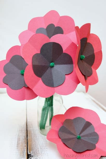 DIY Paper Poppy | Housing a Forest