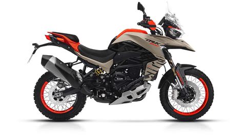 Benelli TRK 800 adventure bike unveiled at EICMA 2021 - BikeWale