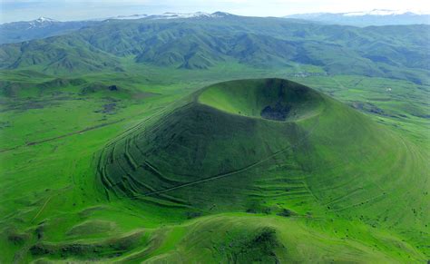 Futuro de la minería: ¿obtener metales del interior de volcanes apagados?