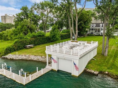 Kid Rock Lists Detroit Mansion and Boathouse for $2.2 Million