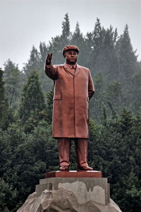 Statue of Kim Il-sung in Hamhung, North Korea