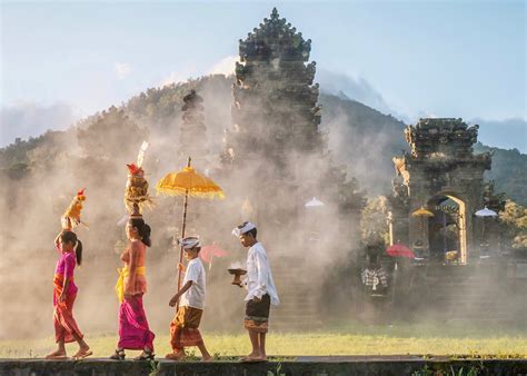 8 MUST-VISIT HINDU TEMPLES IN BALI | Honeycombers Bali