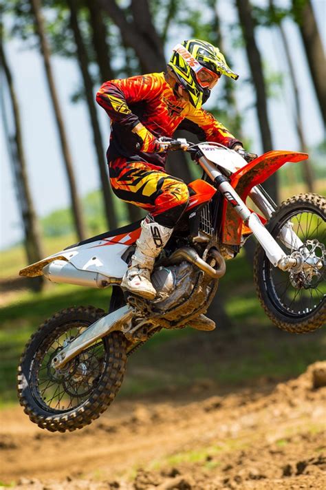 2016 KTM 450SX-F Test Riding Impression - Dirt Bike Test