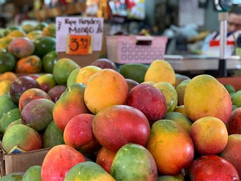 9 Ways to Sink Your Teeth into Mango Season in Hawaii - Hawaii Magazine