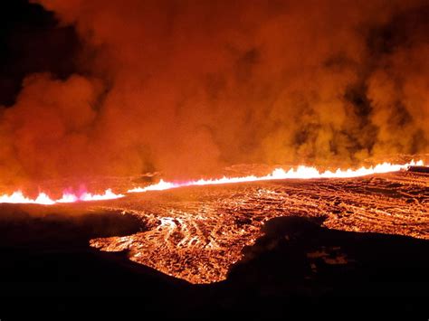 Lava Consumes Houses In Iceland Town As Volcano Erupts For 2nd Time ...