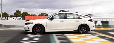 2023 Honda Civic Type R Sets New Front-Wheel Drive Track Record