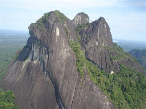 Pico da Neblina is the highest mountain in Brazil, 2,994 meters (9,823 ...