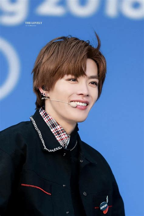 NCT Yuta Despite the freezing weather, his smile is still as warm as ...