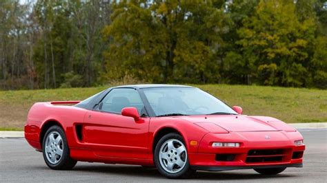 Acura NSX Gen 1 Specs, Price, Photos & Review