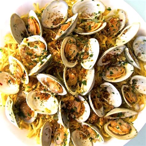 Linguine with Clams and Lemony Breadcrumbs - The Foodie Physician