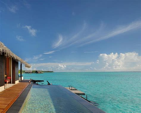 Top 5 Infinity Pools in the Maldives - Alpha Maldives Blog