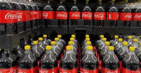 Here's Why Some Coca-Cola Bottles Have a Yellow Cap – Cook It