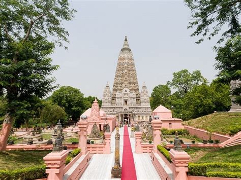 Mahabodhi Temple & Bodhi Tree, Bodhgaya - Timings, History, Darshan ...