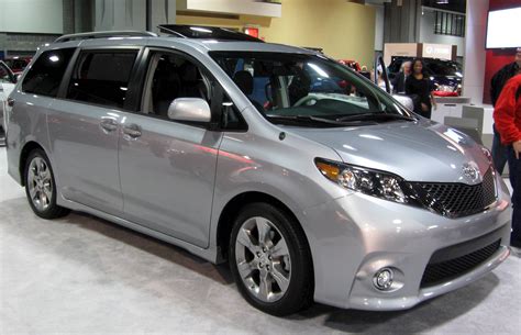 2015 Toyota Sienna L 7-Passenger - Passenger Minivan 3.5L V6 auto