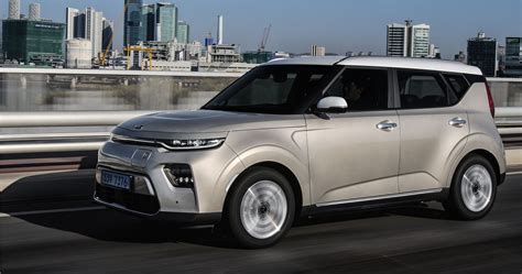 Kia Soul EV wins 2020 "World Urban Car" award | Electric Hunter