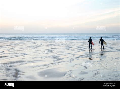 Surfers at Watergate Bay, Cornwall. England's premier surfing beach ...