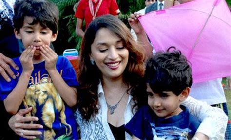 Bollywood: Madhuri Dixit With Her Family In Images And Wallpapers 2011