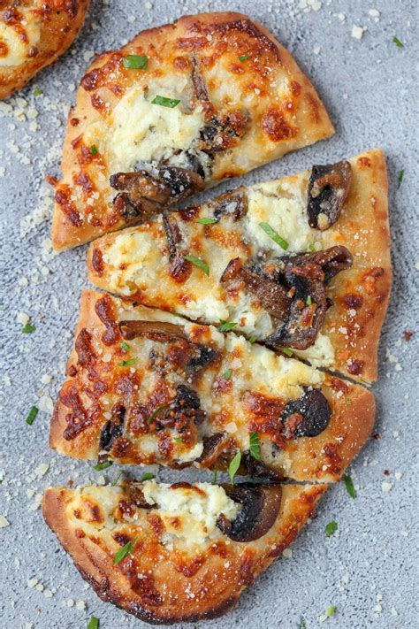 Mushroom Flatbread Pizza (Crazy Easy) - Momsdish