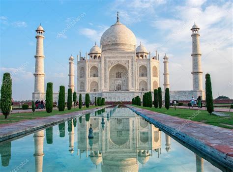 Taj Mahal in Agra, India – Stock Editorial Photo © Byelikova #90171580