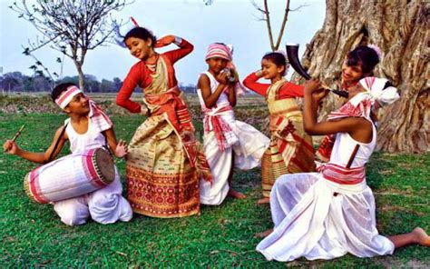 Bihu Folk Dance, History, Style, Origin, Costume & Festival