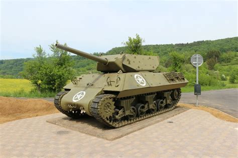 M10 Wolverine - America's most important tank destroyer during World ...