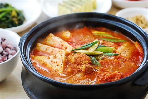 Kimchi Jjigae (Kimchi Stew) - Korean Bapsang