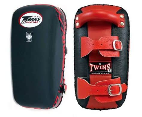 Best Muay Thai Kick Pads 2020 - Must Read Before You Buy - Boxing Addicts