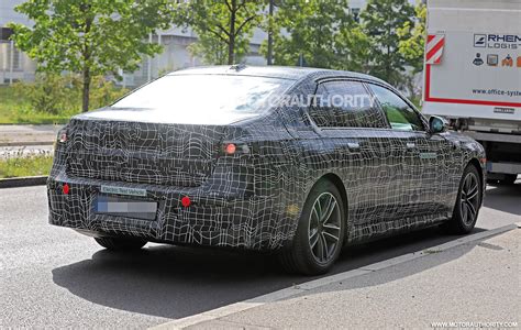 2023 BMW i7 spy shots: Next-gen 7-Series' electric version spotted