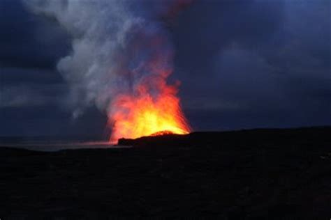 Webcam Traveler: Kilauea Volcano; Hawaii, U.S.A.