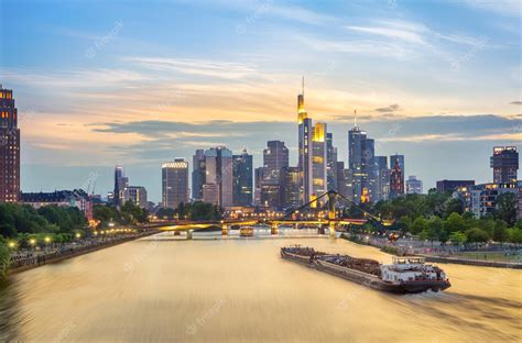 Premium Photo | Frankfurt skyline on sunset