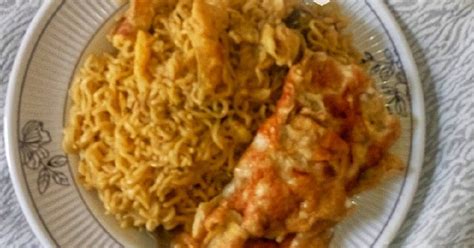 Indomie with egg Recipe by shaima'u minkaila Ilyasu - Cookpad