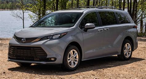 2024 Toyota Sienna Woodland Edition Review - Ola Lauryn