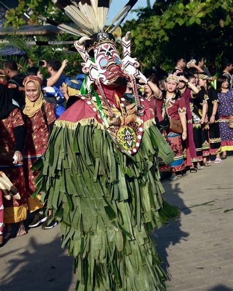 Inilah Asal Usul dan Sejarah Tari Hudoq - Sering Jalan