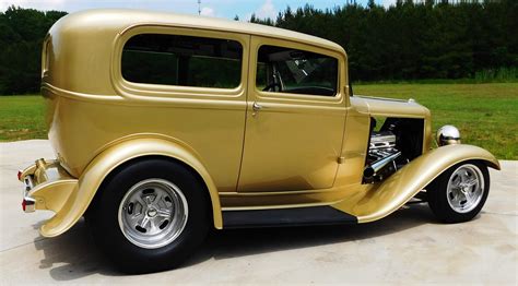 1932 Ford Tudor Hot Rod