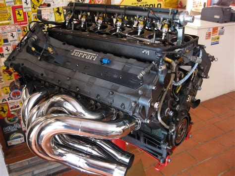 File:Ferrari V12 Formula One racing engine.jpg - Wikipedia, the free ...