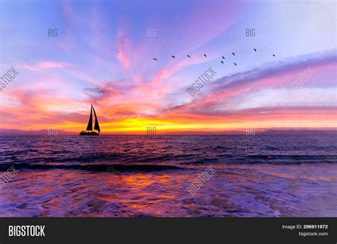 Ocean Sunset Sailboat Image & Photo (Free Trial) | Bigstock