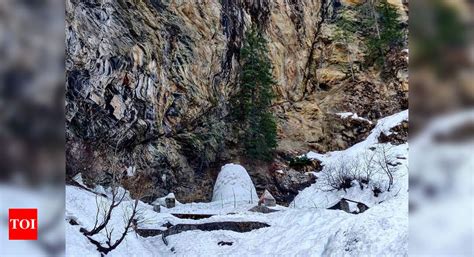 Himachal Pradesh’s ‘Amarnath’: Ice lingam gets tourists | Shimla News ...