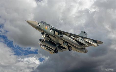 Loaded LCA Tejas [1800x1125] : WarplanePorn