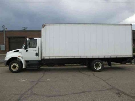 International Durastar 4300 20 Ft Diesel Box Truck w/ Liftgate (2011 ...