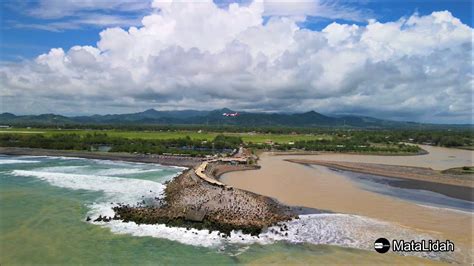 PANTAI GLAGAH INDAH: Serunya Menikmati Laut Sambil Melihat Pesawat ...