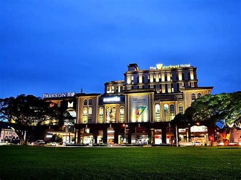 Top 10 Luxury Hotels in Kuching - Sara Lind's Guide 2020