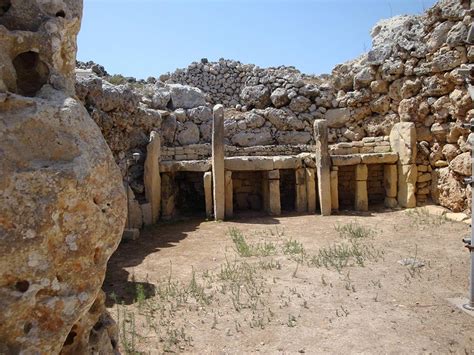 10 Awe-Inspiring Megaliths From Around the World